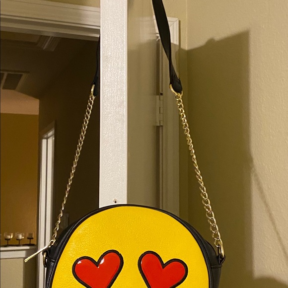 Beautiful smile purse in happy yellow - Picture 2 of 6